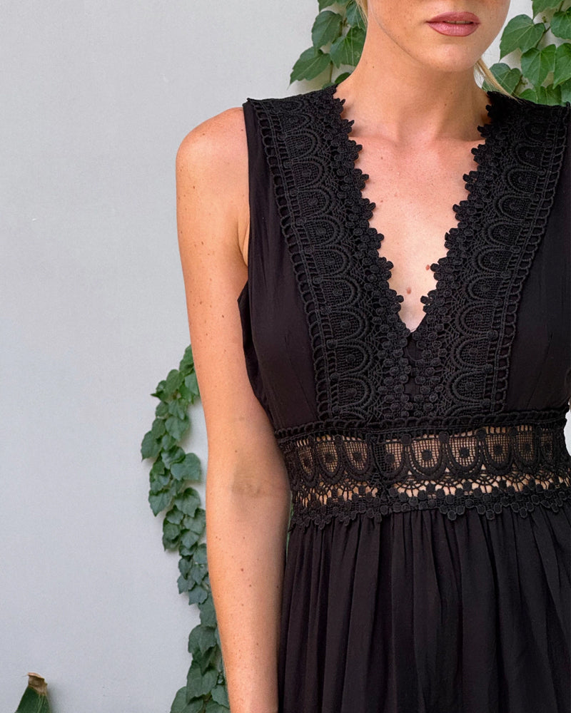Charlotte | Vestido de encaje artesanal con escote en V