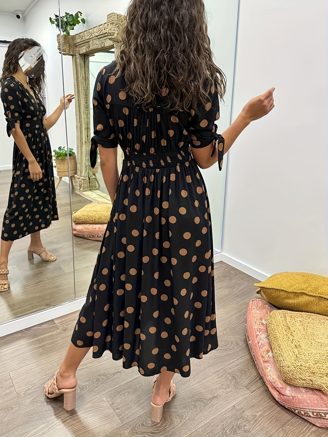 Nipa | Vestido de lunares con escote en V